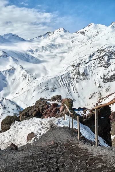 Valle de la montaña Baksan, Elbrus y Cheget, Rusia . — Foto de Stock