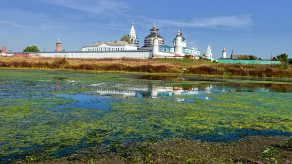 始建于十四世纪，俄罗斯的 bobrenev 修道院. — 图库照片