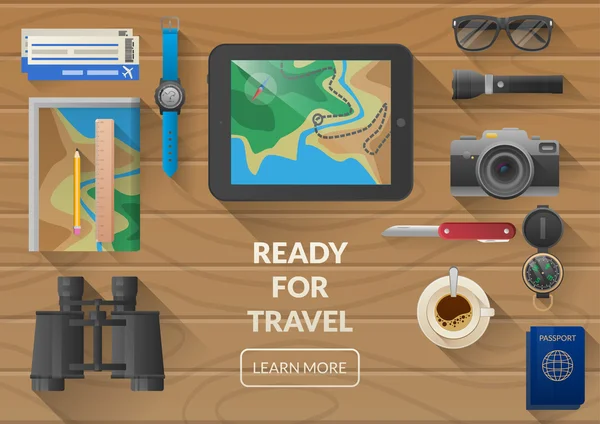 旅行、休暇、冒険をテーマとした平面ベクトル web バナー。あなたの旅の準備。現代の旅行者の服。木製の背景上のオブジェクト。平面図です。夏の準備. — ストックベクタ