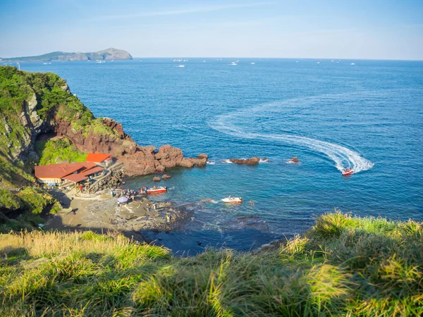 Jeju seongsan llchulbong 'un en iyi manzarası ve deniz manzaralı jet motoru için turizm aktiviteleri..