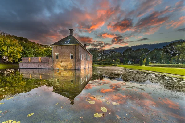 Verhildersum atardecer castillo — Foto de Stock