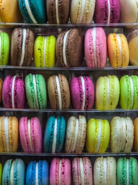 Çeşitli renklerde macarons