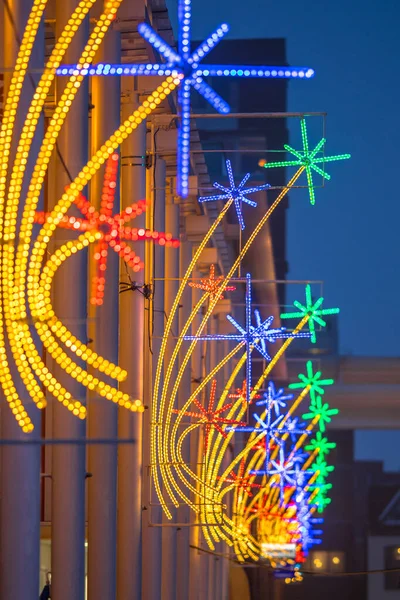 Beleuchtete Dezemberdekoration Auf Der Straße Eines Einkaufszentrums Den Niederlanden — Stockfoto