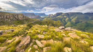 Lowveld 'dan Blyde Nehri Kanyonu manzarası Mpumalanga Güney Afrika' da panoramik manzara