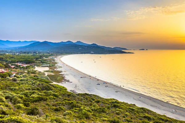 Tramonto Oro Sulla Spiaggia Losari Sulla Costa Orientale Della Corsica — Foto Stock