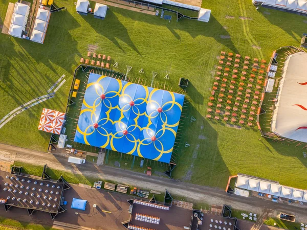 Luftaufnahme Des Festivalgeländes Mit Toiletten Picknick Und Restaurantbereich Crowd Management — Stockfoto