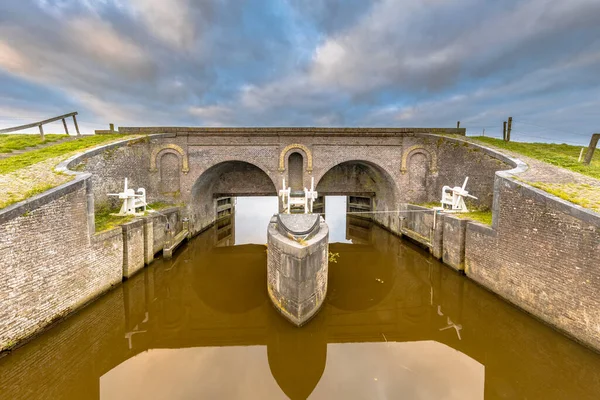 Old Medieval Sluice Built 1400 Aduarderzijl Province Groningen Netherlands Landscape — Stock Photo, Image