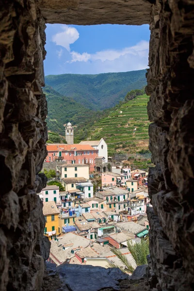 Vernazza, Cinque Terre köyleri, İtalya üzerinden görünüm — Stok fotoğraf