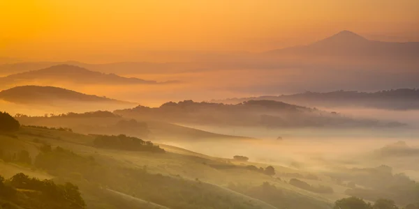 Wzgórza Toskanii Sunrise — Zdjęcie stockowe