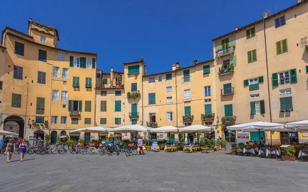 Praça da Cidade Oval em Lucca — Fotografia de Stock