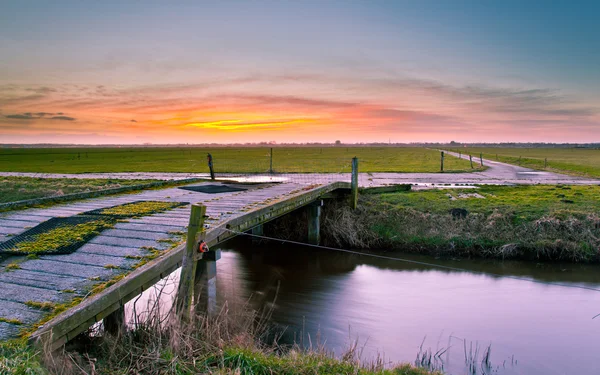 Ponte di paese — Foto Stock