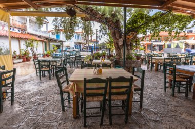 restoranın terasında