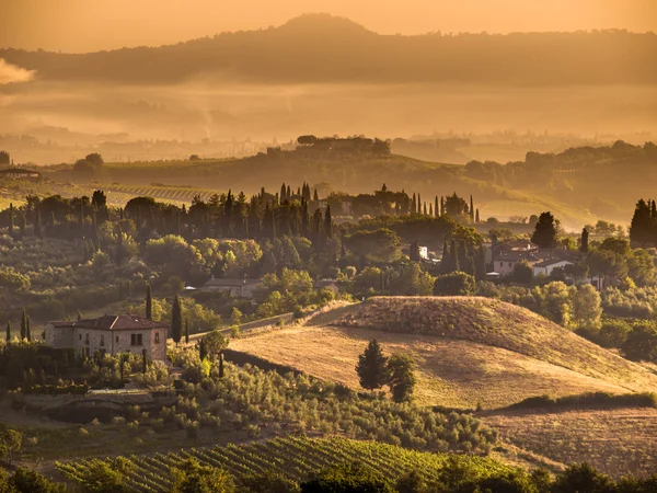 Toscane dorp landschap scène in de buurt van Volterra — Stockfoto