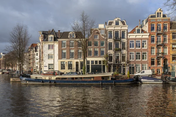 Case sul canale Zwanenburgwal — Foto Stock