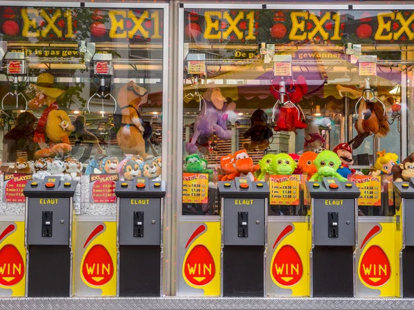 Claw machine — Stock Photo, Image