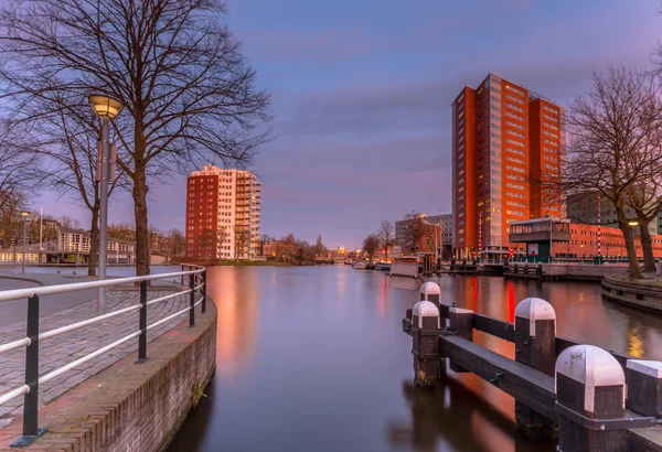 Gün batımında Groningen merkezinde eski liman — Stok fotoğraf
