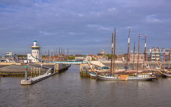 Вход в гавань Харлингена на Ваттовом море — стоковое фото