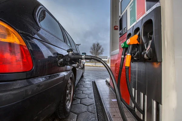 Gasolinera repostaje coche — Foto de Stock