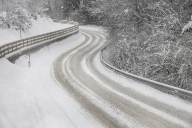 Kış sokak yol