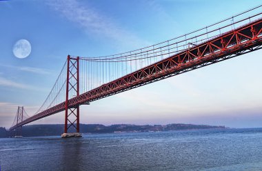 Kırmızı köprü, Lizbon, Portekiz