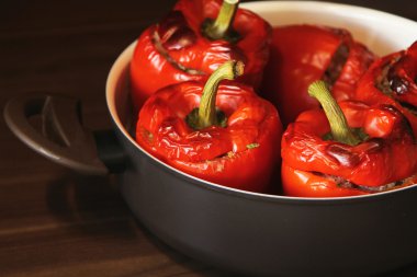 doldurulmuş kırmızı biber