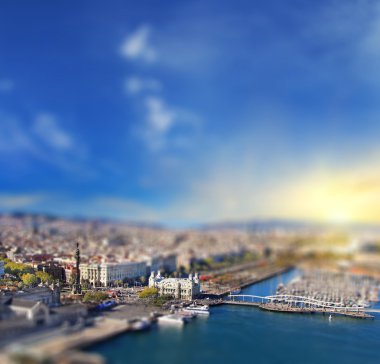 Barselona, İspanya, anteni (kuş gözü) görünümünü gün batımında. Tilt shift etkisi