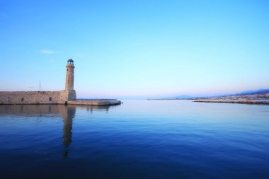 Girit, Yunanistan 'da yaz günbatımında Chania Feneri