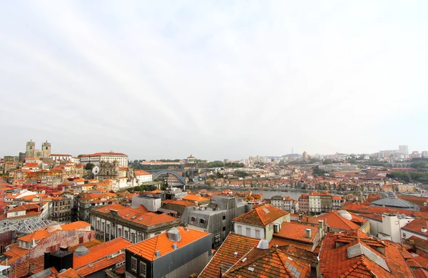 Techos de Oporto antiguo, Portugal —  Fotos de Stock