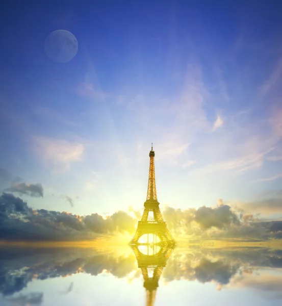 Absztrakt háttér: Sziluettjét Eiffel-torony, napnyugtakor — Stock Fotó