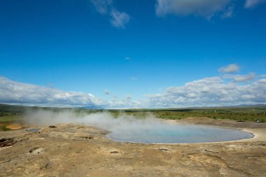 İzlanda 'da Uyuyan Gayzer
