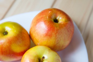 Elma vitamin zengindir