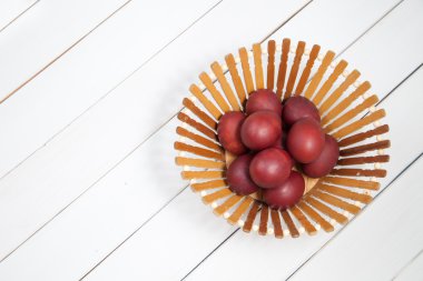 Mutlu Paskalya ile renkli Paskalya yumurtaları