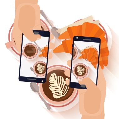 Bir smartphone fotoğraf kahvaltı yapma eller