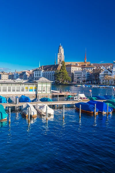 Zürichi Grossmünster templom városközpont — Stock Fotó