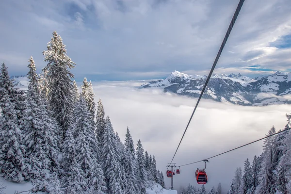 Teleferik dan Avusturya Alpleri'nde — Stok fotoğraf