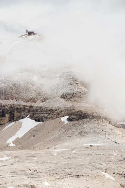 People climbing to Piz Boe — Stock Photo, Image