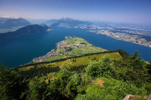 Pemandangan indah untuk danau Lucerne dan gunung — Stok Foto