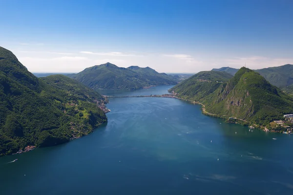 Lugano-sjön och Monte San Salvatore — Stockfoto