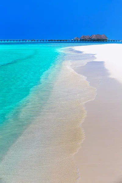 Ilha tropical com praia de areia — Fotografia de Stock