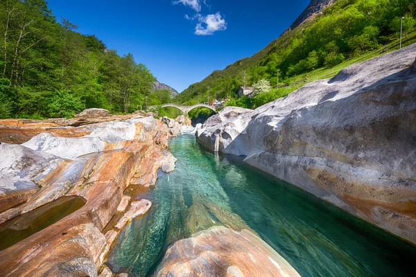 Подвійний arch Кам'яний міст в Ponte dei Salti — стокове фото