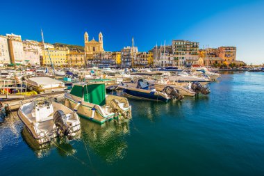 Babtistes Katedrali ve tekneler Harbour 