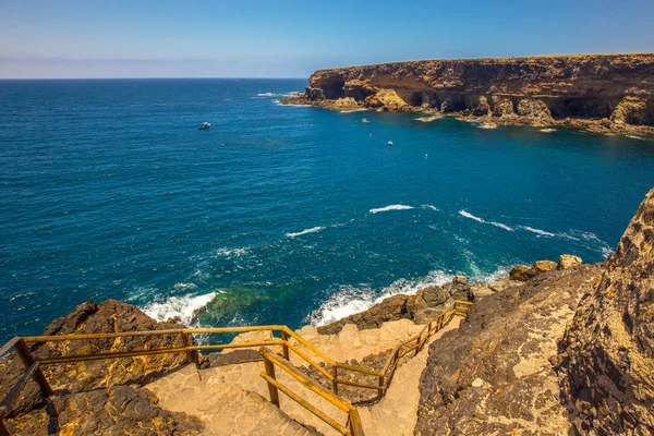 Costa de Ajuy con montañas — Foto de Stock