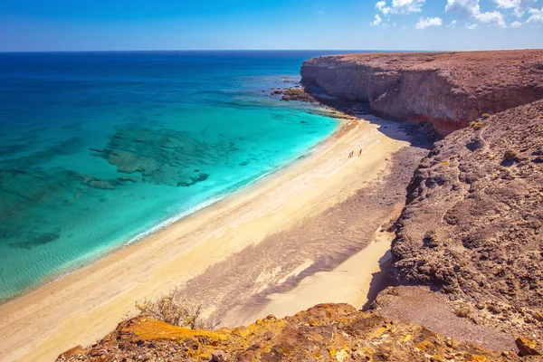 Schöner Sandstrand — Stockfoto