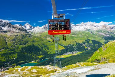 Sankt Moritz yakınlarındaki Corvatch teleferik