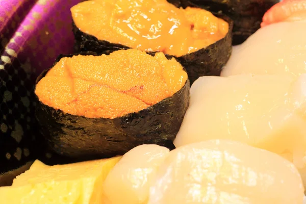 Comida japonesa de sushi real en Japón — Foto de Stock