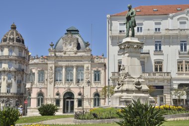 Portekiz kıyısında ajansı bina  