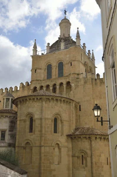 Ostfassade der alten Kathedrale — Stockfoto