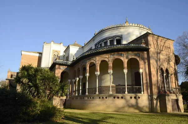 Πίσω Πλευρά Της Αρχιτεκτονικής Mudejar Pavilion Στο Πάρκο Της Σεβίλλης — Φωτογραφία Αρχείου