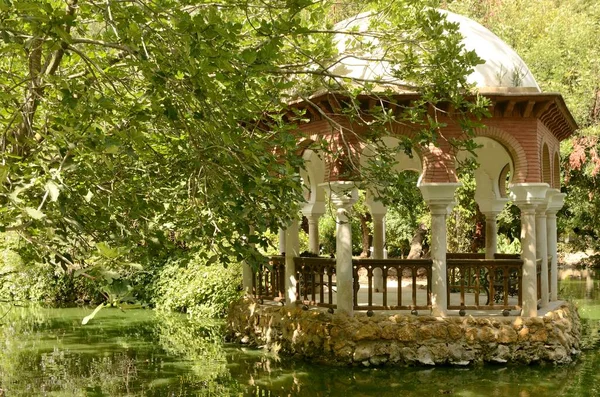 Jardin Gazebo Sur Étang Vert Dans Parc Séville Capitale Andalousie — Photo