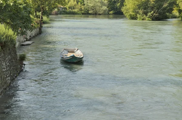 Einsames Boot — Stockfoto